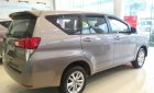 Toyota Innova 2.0E B 2018 - Bán Toyota Innova 2.0E 2018 màu đồng, nội thất Đen - Hỗ trợ trả góp 90%, bảo hành chính hãng 3 năm/Hotline: 0898.16.8118