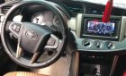 Toyota Innova 2.0E 2017 - Bán Toyota Innova 2.0E 2017, màu bạc số sàn, 710 triệu