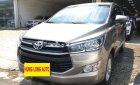 Toyota Innova 2.0E 2018 - Cần bán lại xe Toyota Innova 2.0E sản xuất năm 2018, màu bạc