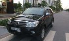 Toyota Fortuner 2010 - Bán Toyota Fortuner năm sản xuất 2010, màu đen xe gia đình