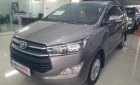 Toyota Innova 2.0E 2016 - Cần bán xe Toyota Innova 2.0E năm sản xuất 2016, màu xám xe gia đình