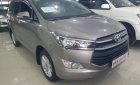 Toyota Innova 2.0E 2016 - Cần bán xe Toyota Innova 2.0E năm sản xuất 2016, màu xám xe gia đình