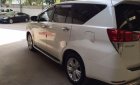 Toyota Innova   V 2017 - Cần bán lại xe Toyota Innova V đời 2017, màu trắng, giá tốt