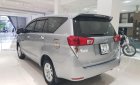 Toyota Innova 2017 - Bán xe Toyota Innova đời 2017, màu bạc số sàn, 725 triệu