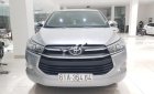 Toyota Innova 2017 - Bán xe Toyota Innova đời 2017, màu bạc số sàn, 725 triệu