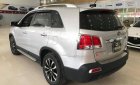 Kia Sorento 2.4AT 2014 - Cần bán lại xe Kia Sorento 2.4AT năm sản xuất 2014, màu bạc  