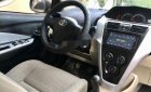 Toyota Vios    2010 - Bán Toyota Vios năm 2010, màu bạc xe gia đình