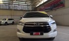 Toyota Innova 2.0V AT 2017 - Cần bán Toyota Innova 2.0V AT đời 2017, màu trắng siêu lướt