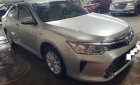 Toyota Camry 2.0E 2016 - Bán Toyota Camry 2.0E đời 2016, màu bạc xe gia đình