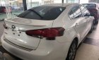 Kia Cerato  1.6 MT 2017 - Cần bán xe Kia Cerato 1.6 MT 2017, màu trắng chính chủ, 529 triệu