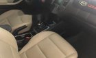 Kia Cerato  1.6 MT 2017 - Cần bán xe Kia Cerato 1.6 MT 2017, màu trắng chính chủ, 529 triệu