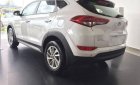 Hyundai Tucson 2018 - Cần bán xe Hyundai Tucson sản xuất năm 2018, màu trắng