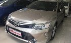 Toyota Camry 2.0E 2016 - Cần bán Toyota Camry 2.0E đời 2016, giá chỉ 935 triệu
