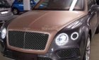 Bentley Bentayga 2018 - Bán xe Bentley Bentayga 4.0L sản xuất năm 2018, màu vàng cát và xám tôn, xe nhập Mỹ