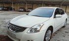 Nissan Altima   2.5S AT  2010 - Cần bán Nissan Altima 2.5S AT 2010, màu trắng như mới