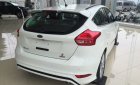 Ford Focus S sport 2018 - Bán Ford Focus S Sport 2018, chính hãng, mới 100% màu trắng, giao ngay, hỗ trợ trả góp LH: 0941.921.742