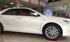 Toyota Camry 2.5Q 2018 - Cần bán rất gấp xe Toyota Camry 2.5Q đời 2018, màu trắng, đẹp lấp lánh