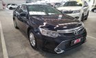 Toyota Camry 2.0E 2016 - Cần bán Toyota Camry 2.0E, đổi màu xanh nhớt sơn trong hãng, mới đi 39.000km, xe cực đẹp, cực chất