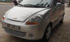 Chevrolet Spark 2015 - Cần bán gấp Chevrolet Spark sản xuất 2015, màu bạc