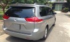 Toyota Sienna LE 3.5 AT FWD 2011 - Bán Toyota Sienna LE 3.5 AT FWD 2011, màu bạc, nhập khẩu