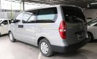 Hyundai Starex   2.5MT 2016 - Cần bán gấp Hyundai Starex 2.5MT năm sản xuất 2016, màu bạc