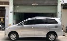 Toyota Innova 2.0E 2012 - Bán Toyota Innova 2.0E, Sx 2012, màu bạc