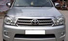 Toyota Fortuner  2.5 G  2010 - Bán Toyota Fortuner 2.5 G 2010 máy dầu, số tay, màu bạc. Hồ sơ cầm tay