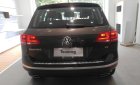 Volkswagen Touareg 2017 - Bán xe Touareg 3.6V, V6, ưu đãi 40tr + Nhiều ưu đãi hấp dẫn. LH: 0944064764 Ngọc Giàu