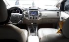 Toyota Innova 2015 - Bán Toyota Innova năm sản xuất 2015, màu bạc chính chủ