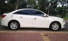 Chevrolet Cruze 2016 - Cần tiền nên bán em Chevrolet Cruze 2016 số tay, màu trắng ít đi