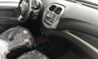 Chevrolet Spark  LT 2018 - Cần bán Chevrolet Spark sản xuất 2018, màu bạc, giá 389tr