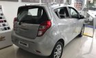 Chevrolet Spark  LT 2018 - Cần bán Chevrolet Spark sản xuất 2018, màu bạc, giá 389tr