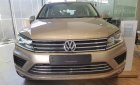 Volkswagen Touareg 2016 - Bán Volkswagen Touareg vàng cát, có sẵn - liên hệ ngay để có giá tốt nhất 0968028344