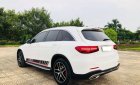 Mercedes-Benz GLC-Class  GLC-300 2017 - Cần bán lại xe Mercedes-Benz GLC-300 đời 2017 màu trắng, giá chỉ 2 tỷ 121 triệu