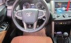 Toyota Innova   2.0 MT  2017 - Bán Toyota Innova 2.0 MT đời 2017, màu bạc  