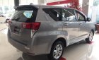 Toyota Innova E 2018 - Bán Toyota Innova E đời 2018, màu bạc