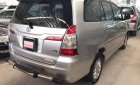 Toyota Innova E 2014 - Cần bán lại xe Toyota Innova E năm sản xuất 2014, màu bạc số sàn, giá tốt