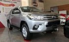 Toyota Hilux 2.4G MT (4X4) 2018 - Cần bán xe Toyota Hilux 2.4G MT (4X4) sản xuất 2018, màu bạc, nhập khẩu, giá chỉ 793 triệu