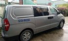 Hyundai Starex  MT 2015 - Cần bán lại xe Hyundai Starex MT năm sản xuất 2015, màu bạc, xe gia đình sử dụng nên còn mới 99%