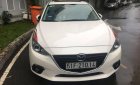 Mazda 3   1.5AT  2015 - Cần bán gấp Mazda 3 1.5AT năm 2015, màu trắng số tự động, giá chỉ 615 triệu