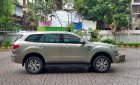 Ford Everest Trend 2.2L 4X2 AT 2016 - Gia đình bán Ford Everest Trend 2.2L 4.2 AT cuối 2016 màu vàng cát. Giá 1tỷ 018 triệu có gia lộc