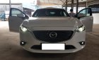 Mazda 6 Premium 2.5AT 2017 - Bán Mazda 6 Premium 2.5AT, đời 2017, màu trắng, còn mới 99%. Có hỗ trợ trả góp