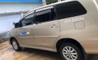 Toyota Innova E 2013 - Bán Toyota Innova E đời 2013, màu vàng cát