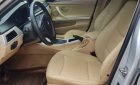 BMW 3 Series 320i 2010 - Cần bán xe BMW 3 Series 320i năm sản xuất 2010, màu bạc