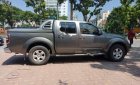 Nissan Navara LE 2.5MT 4WD 2013 - Bán Nissan Navara màu nâu, sx 2013 số sàn, hai cầu, máy dầu