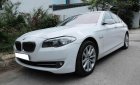 BMW 5 Series 520i 2012 - Xe BMW 5 Series 520i sản xuất năm 2012, màu trắng 