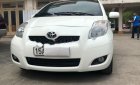 Toyota Yaris 2011 - Cần bán lại xe Toyota Yaris đời 2011, màu trắng, nhập khẩu nguyên chiếc 