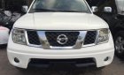 Nissan Navara LE 2011 - Cần bán gấp Nissan Navara LE năm sản xuất 2011, màu trắng, xe nhập chính chủ, giá tốt