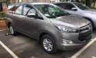 Toyota Innova 2.0E 2018 - Cần bán Toyota Innova 2.0E đời 2018, màu nâu xám