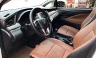 Toyota Innova 2.0E 2017 - Cần bán Toyota Innova 2.0E đời 2017, màu trắng số sàn, giá chỉ 695 triệu